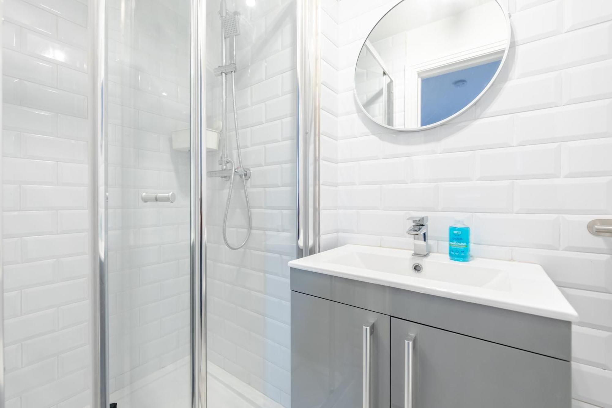 Contemporary 1bd Flat - Willesden Green! * Londra